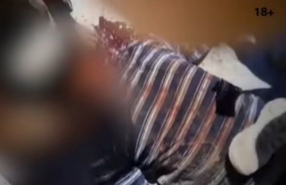 (18+) Militari din grupul WAGNER s-au filmat cum torturează și taie capul unui sirian